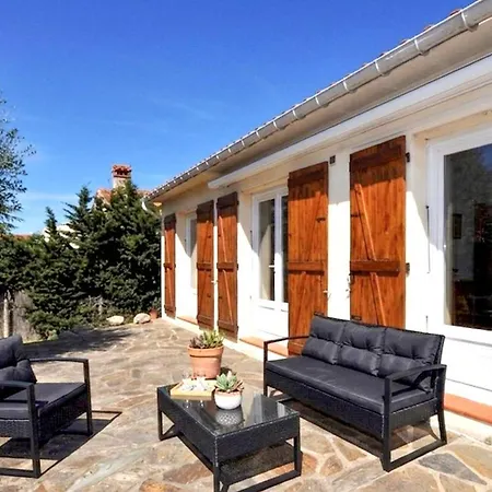 בית נופש Paisible Maison Piscine Privee *